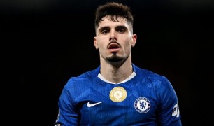 Rosenior cần gạch tên Neto