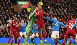 Điểm yếu bóng chết đe dọa Liverpool trước đại chiến Leeds
