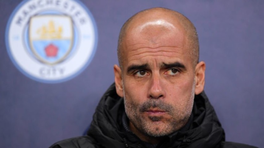 Manchester City mua thêm trung vệ