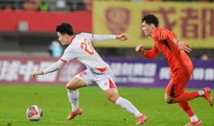 Hàng công U23 Việt Nam thách thức bức tường thép Trung Quốc