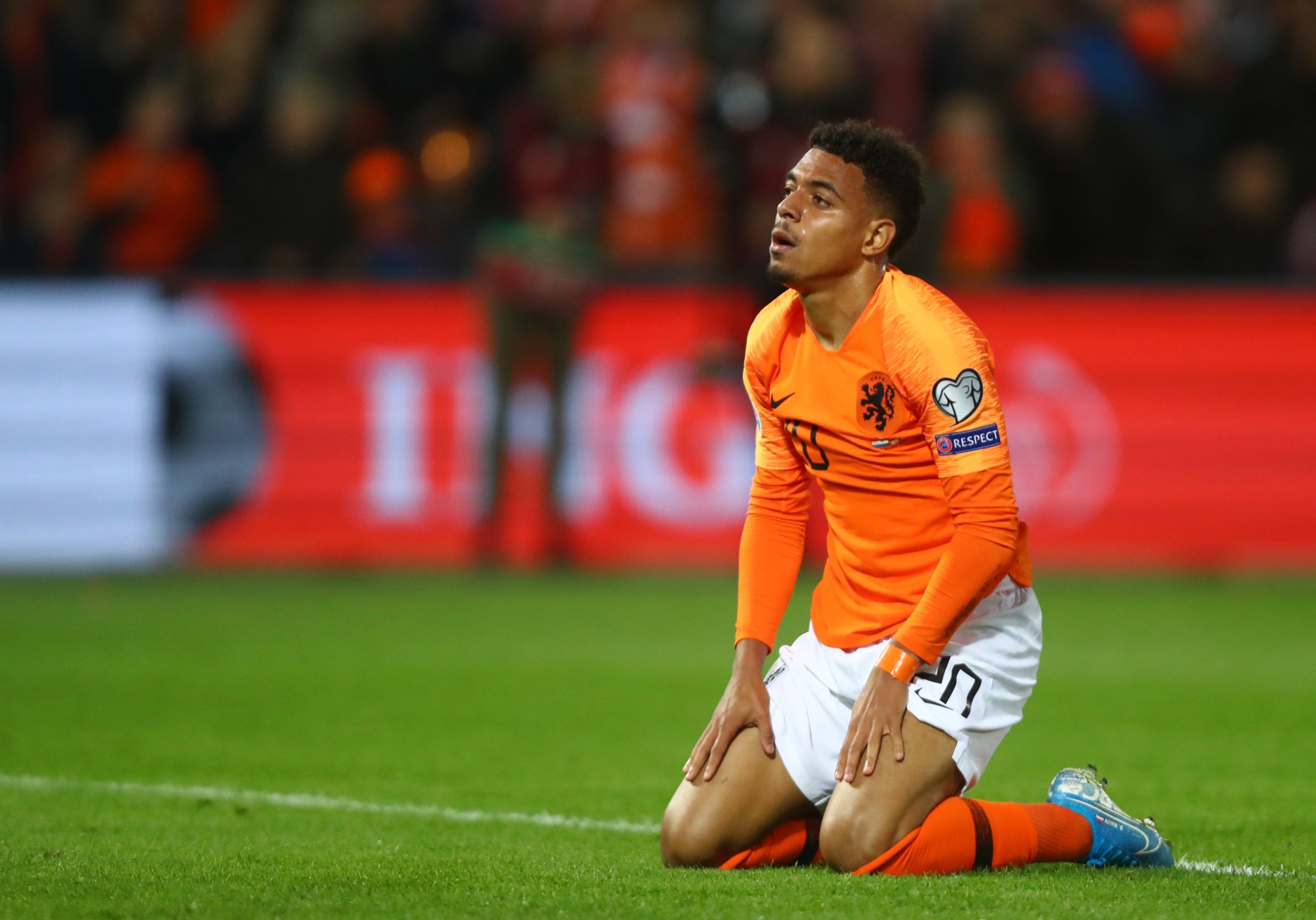 Donyell Malen sắp chuyển đến AS Roma