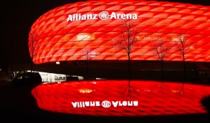 Bayern đánh bại Arsenal và Barcelona, chiêu mộ tài năng trẻ