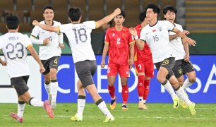 Nỗi buồn của HLV Kim Sang-sik và cú sốc cho bóng đá Hàn Quốc