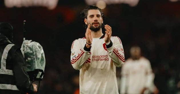 Liverpool chứng tỏ bản lĩnh nhà vô địch trước Arsenal