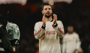 Liverpool chứng tỏ bản lĩnh nhà vô địch trước Arsenal