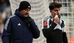 Newcastle đối mặt khủng hoảng hàng thủ