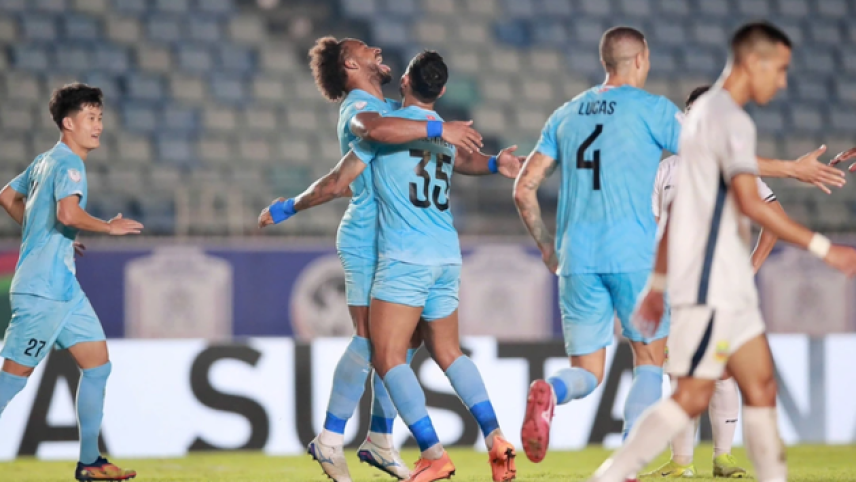 Nam Định vùi dập Shan United với hat-trick của Xuân Sơn