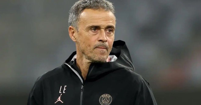 HLV Luis Enrique gây sốc khi khước từ hợp đồng dài hạn với PSG