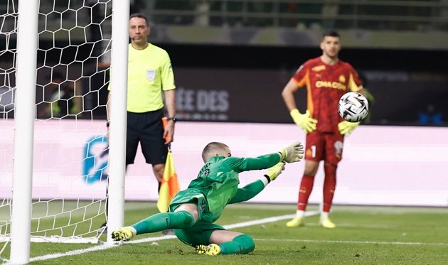 Lucas Chevalier mới là tương lai khung gỗ của PSG?