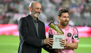 Messi chạm ngưỡng 1.000 bàn trước Ronaldo?