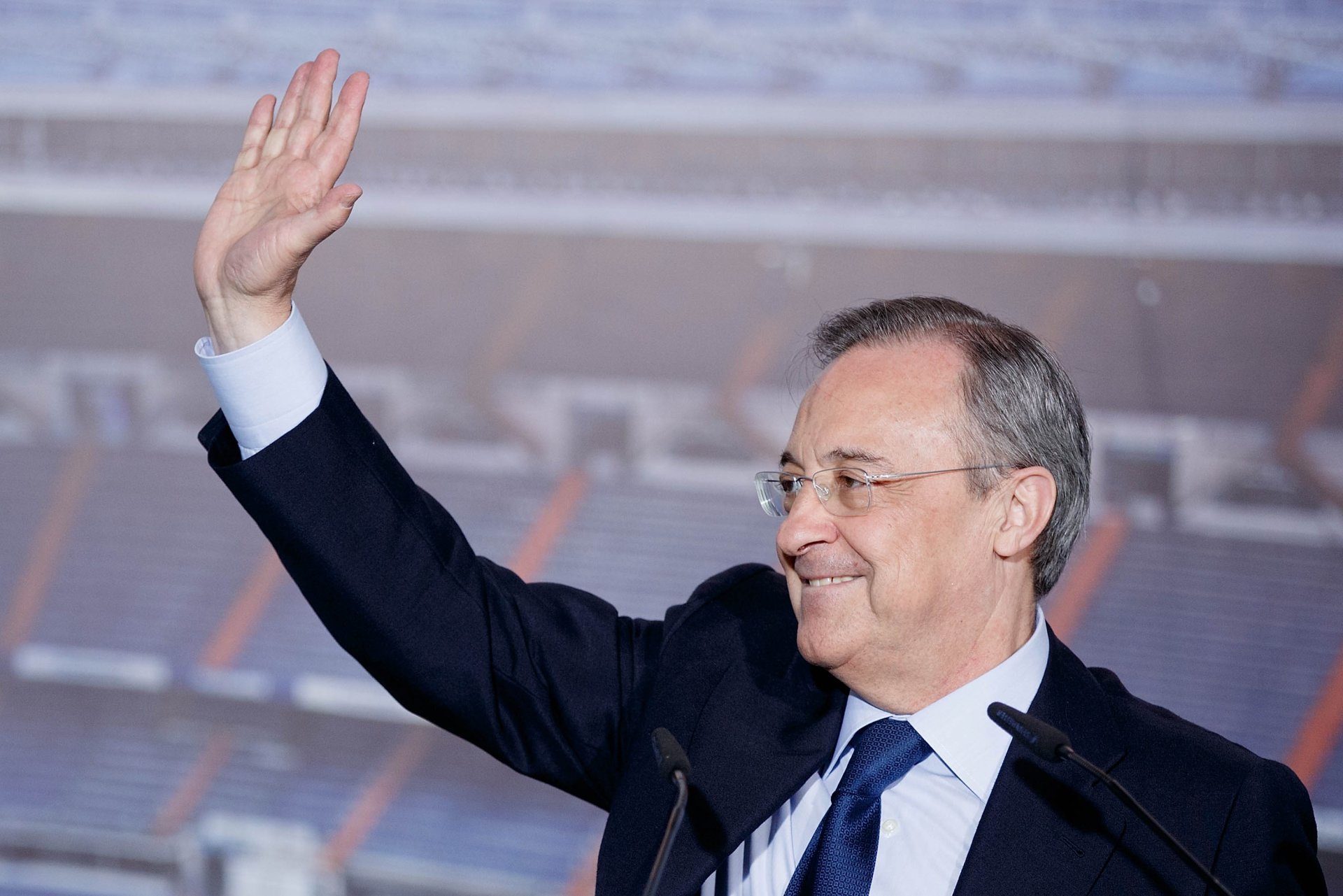 Tottenham muốn đàm phán Micky Van de Ven trước sự quan tâm của Real Madrid