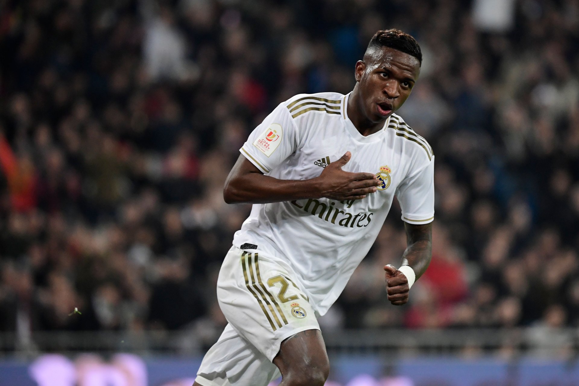 Man City ra giá 150 triệu euro cho Vinicius
