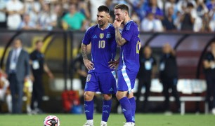Câu chuyện về tố chất thủ lĩnh của Messi