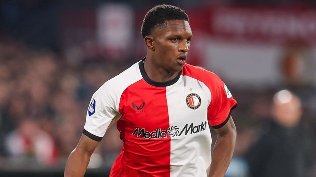 Liverpool tranh sao Feyenoord với Bayern