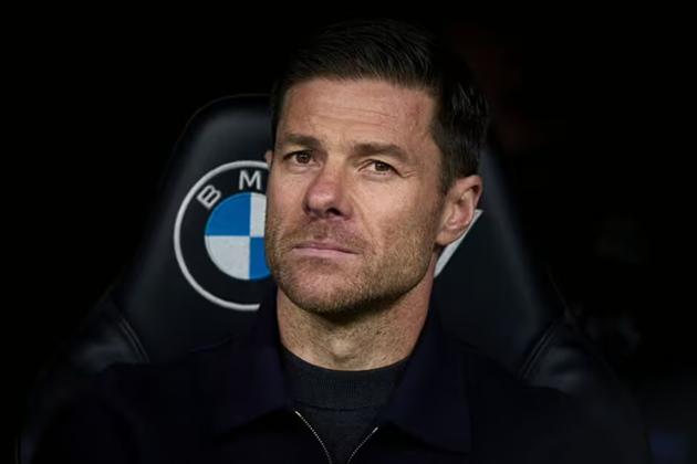 Rời Real Madrid, HLV Alonso được Premier League săn đón