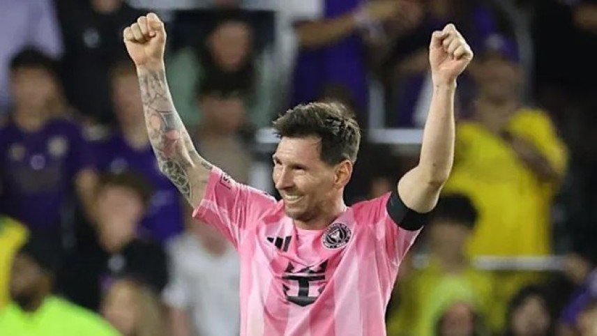 Messi cán mốc 900 bàn thắng