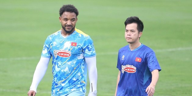 HLV Kim Sang-sik nhận tin vui từ Xuân Son