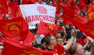 Manchester United tăng tốc chiêu mộ Alphonso Davies