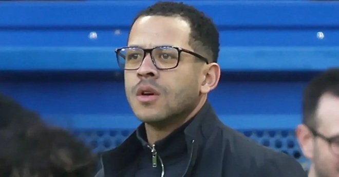 Gus Poyet minh oan cho HLV Rosenior sau chuỗi 4 trận thua liên tiếp