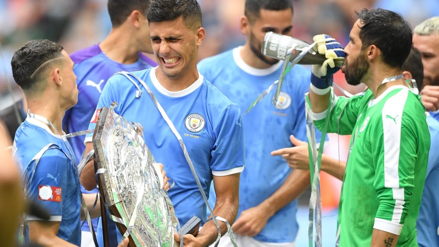 Rodri lên tiếng trước tin đồn sang Real Madrid