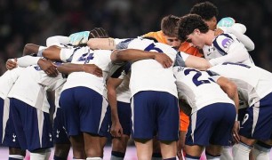 Ai chịu trách nhiệm cho khủng hoảng tại Tottenham?