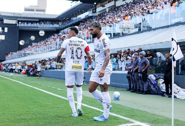 Neymar giúp Santos hòa kịch tính