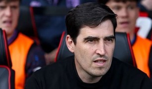 Crystal Palace quyết chiêu mộ HLV Andoni Iraola trước Chelsea