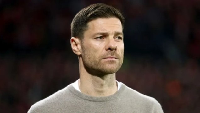 Alonso cân nhắc Chelsea trong khi Liverpool muốn mời về thay Slot